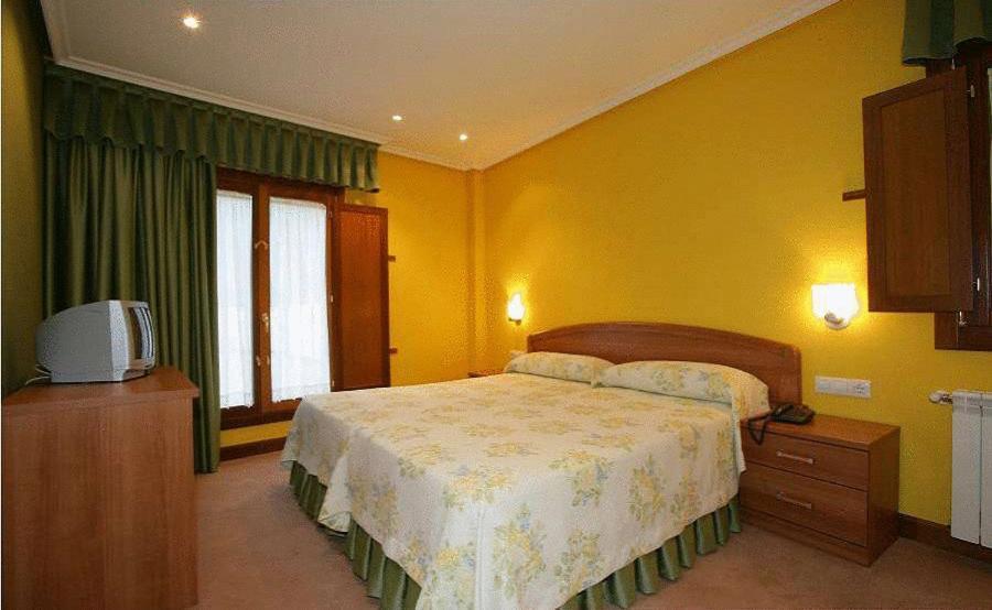 Gran Hotel Rural Cela Belmonte De Miranda Kültér fotó